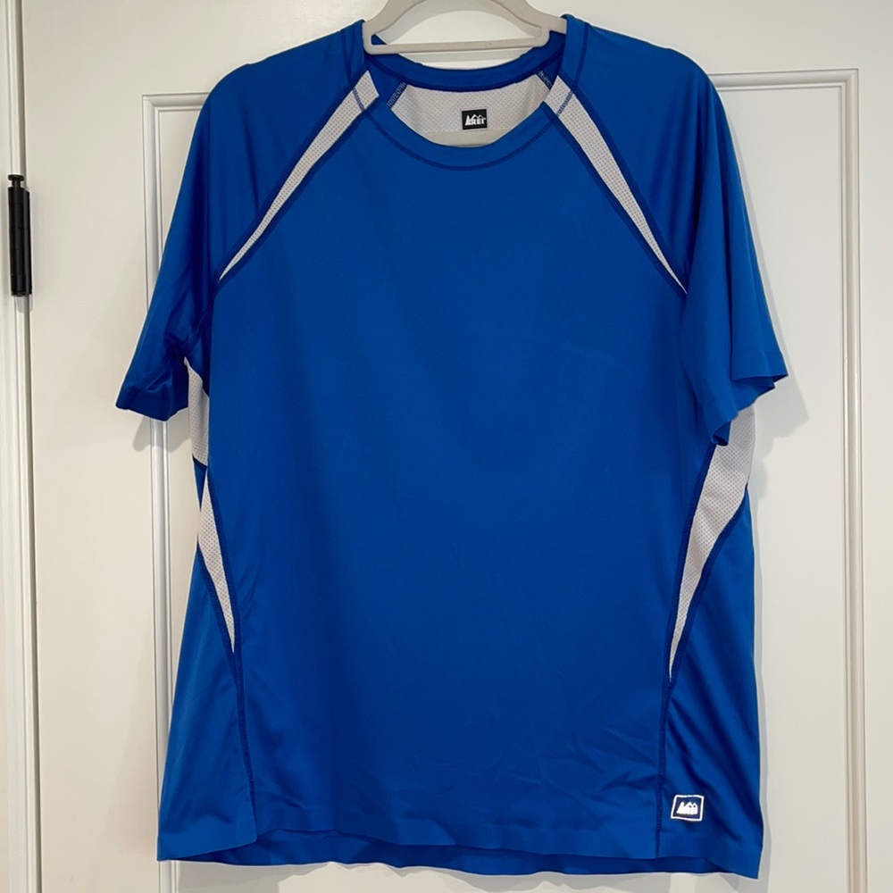 REI Athletic Tee with mesh material Size Large Royal Blue/White